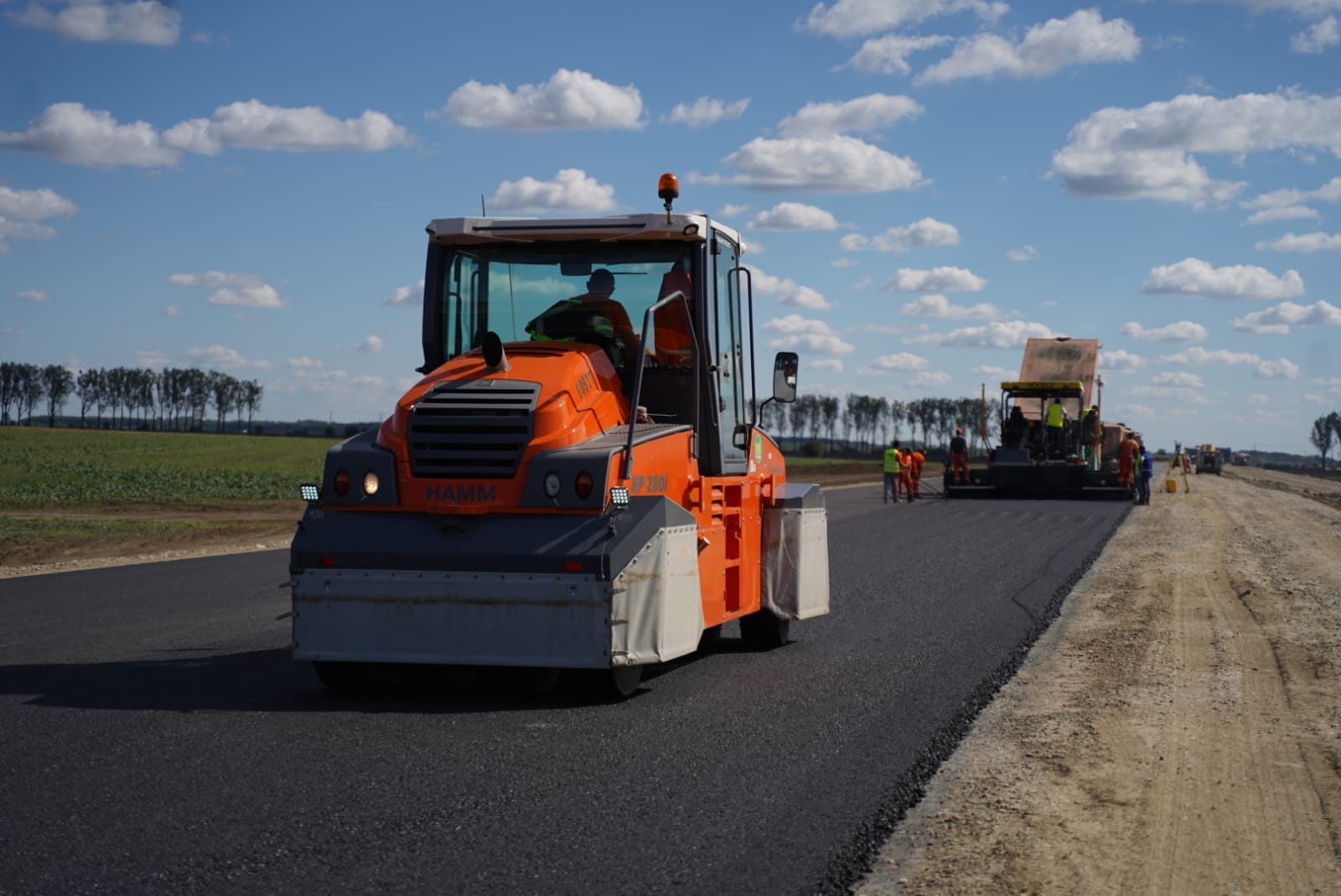 Umbrarescu A Asternut Primii 2 Km De Asfalt Pe Autostrada Bucuresti