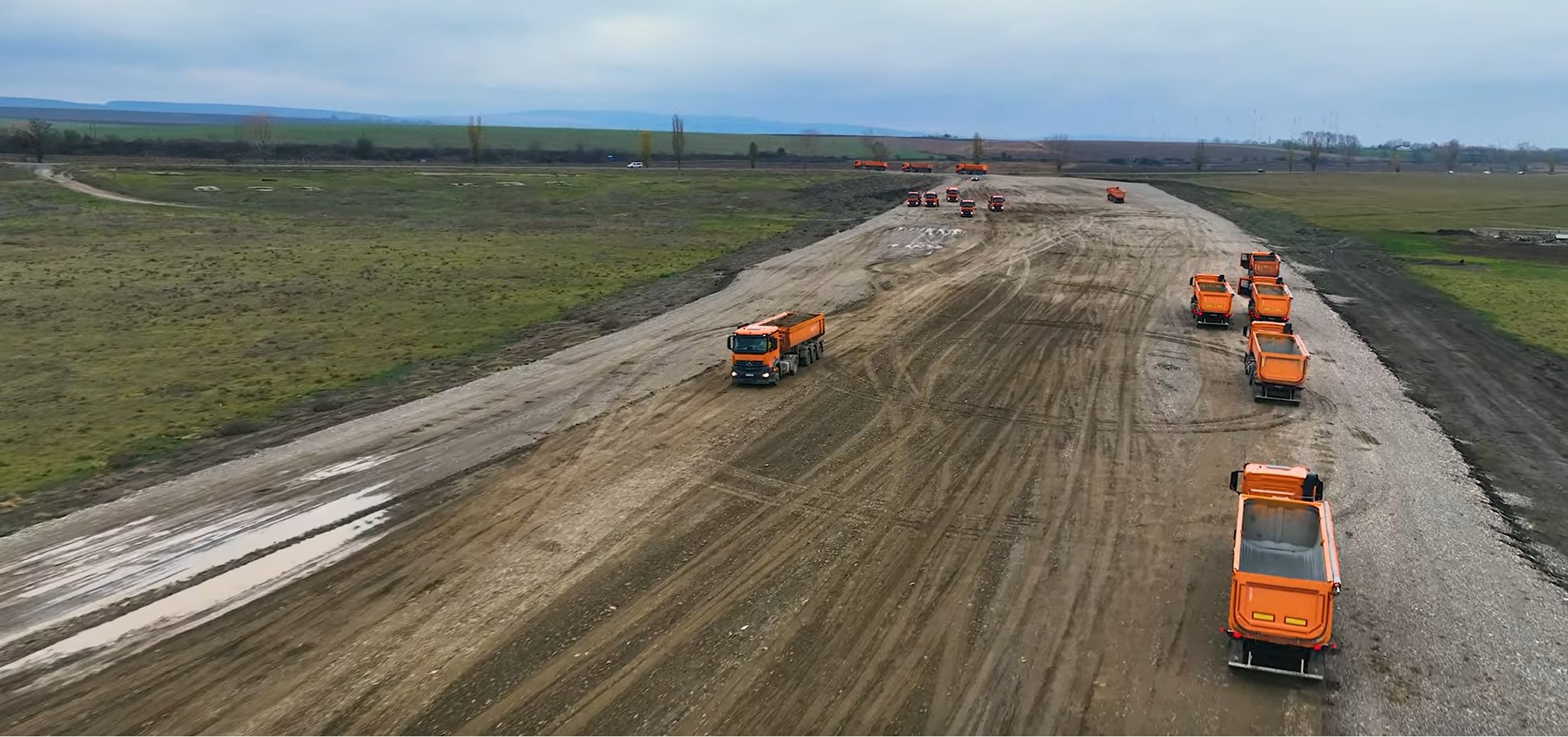 Imagini noi de pe Autostrada Bacau - Pascani. "Portocala mecanica UMB" se mobilizeaza si pe acest tronson - Bacau.NET